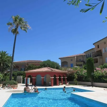 Le Clos L Pool & Balcony L Shellter Apartment *