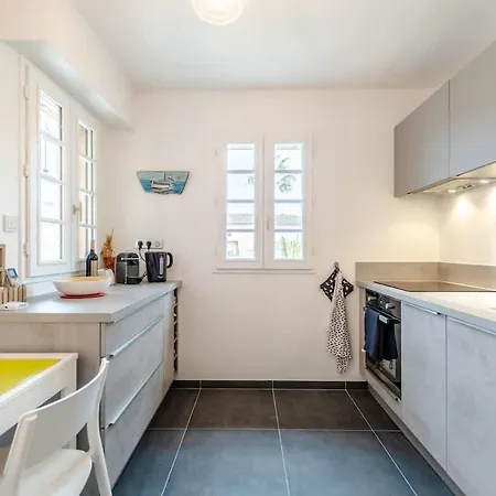 Le Clos L Pool & Balcony L Shellter Apartment *