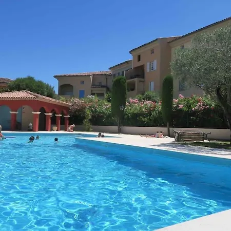 Apartment Le Clos L Pool & Balcony L Shellter *